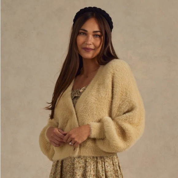 NEW! Rylee + Cru Boxy Crop Sweater - Picture 1 of 6